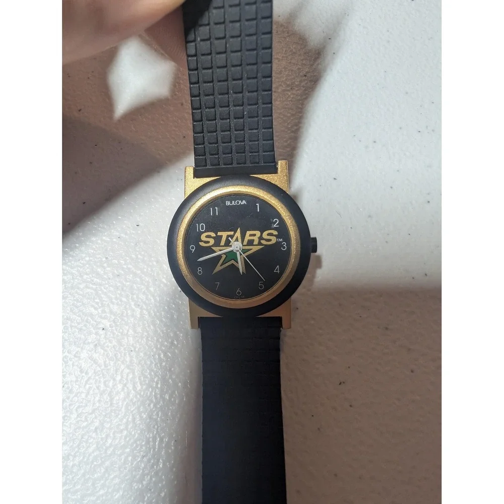 Dallas Stars Bulova Quartz Mens Watch 30mm Black Dial Gold Rubber Band Vintage